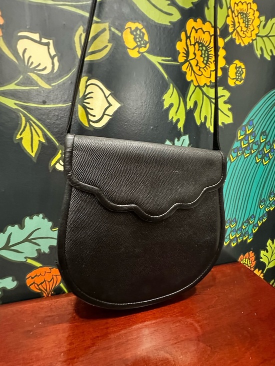 Vintage Yves Saint Laurent Black Scalloped Flap Crossbody Bag - Picture 6 of 13